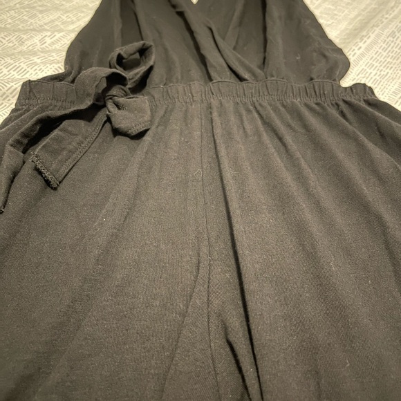 Backless jumpsuit - Picture 4 of 7